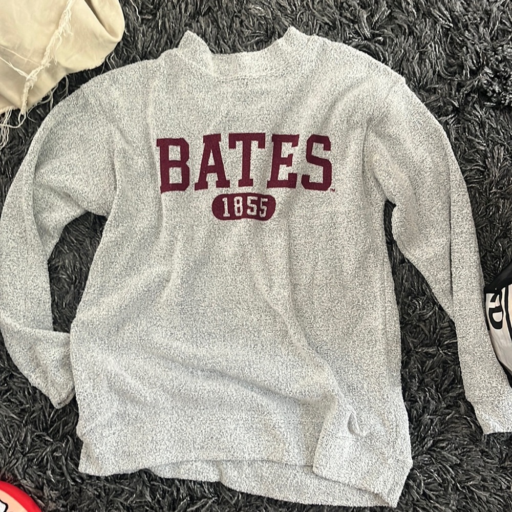 Bates crewneck